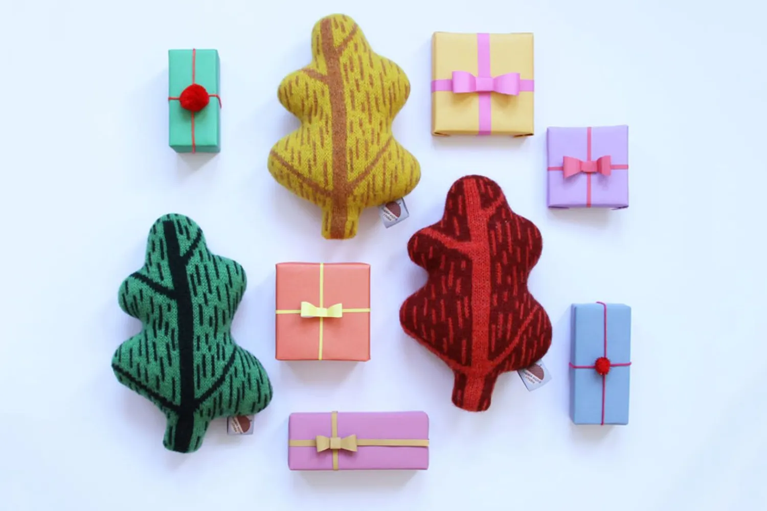 Cushions^Donna Wilson Leaf Shaped Mini - Mustard